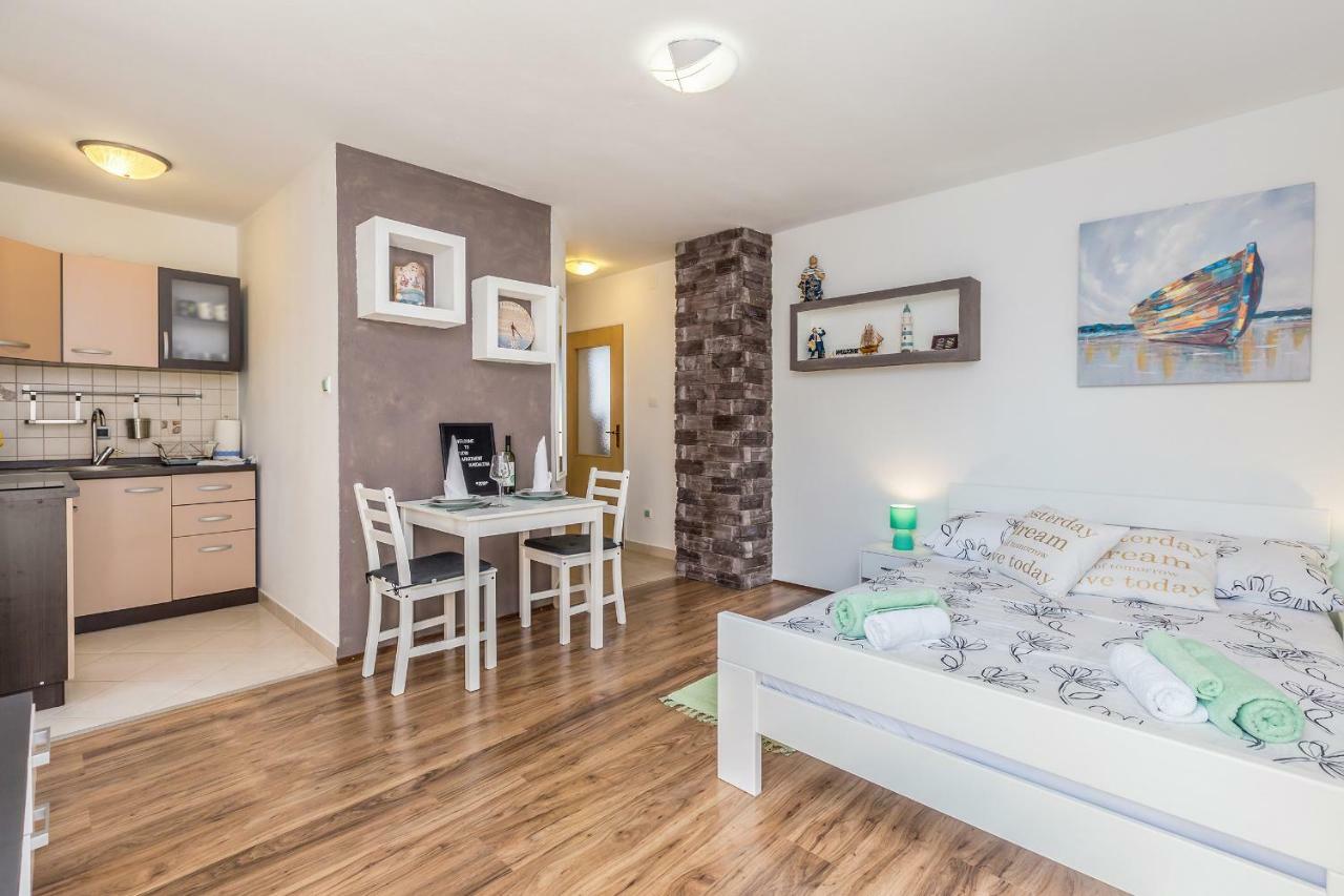Studio Apartman Magdalena Lejlighed Omišalj Eksteriør billede